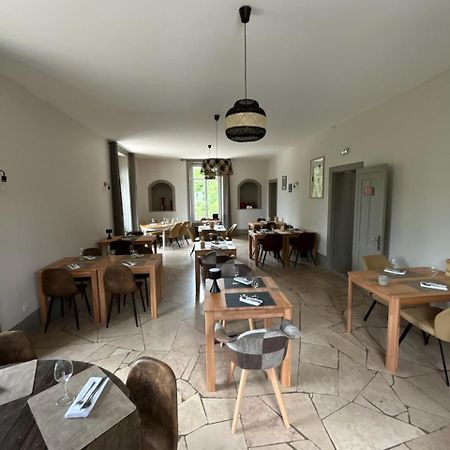 Logis Hotel & Restaurant Le Parcey Buitenkant foto