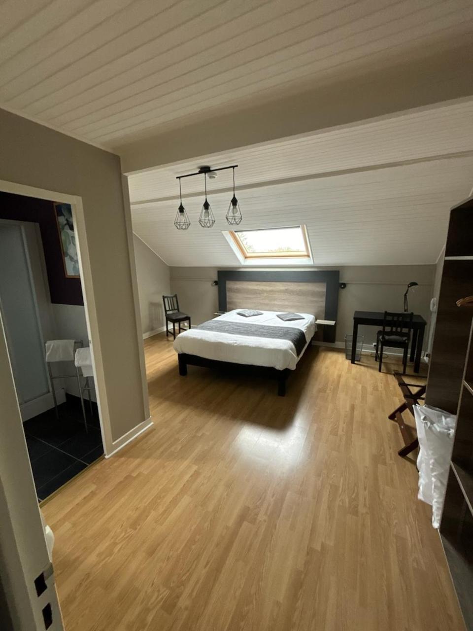 Logis Hotel & Restaurant Le Parcey Buitenkant foto